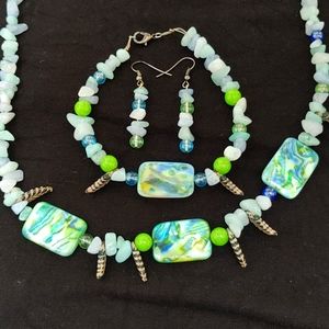 Handmade beaded jewelry set